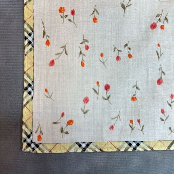 NWT Burberry Scarf - Picture 6 of 10